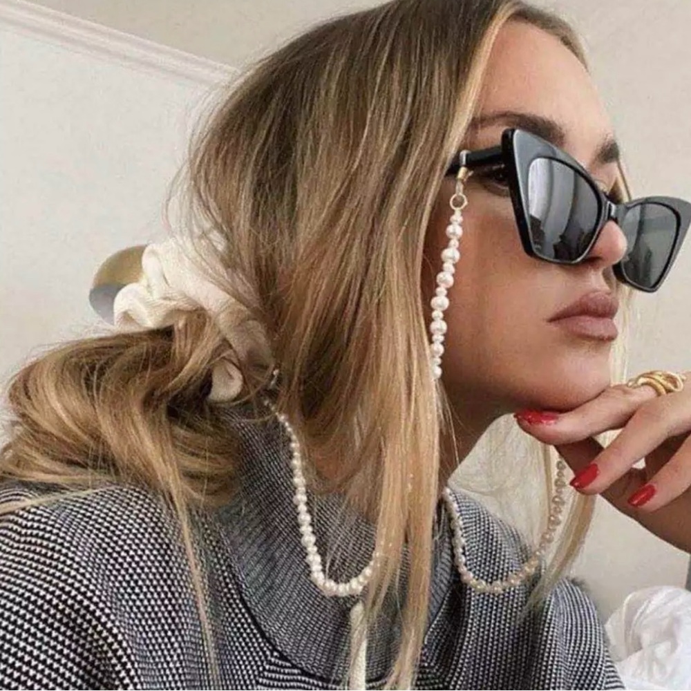 Hearts White Pearl Chain for Glasses